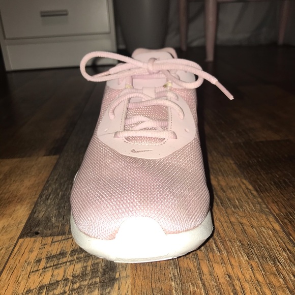 Women’s Nike Air Max - Picture 2 of 6